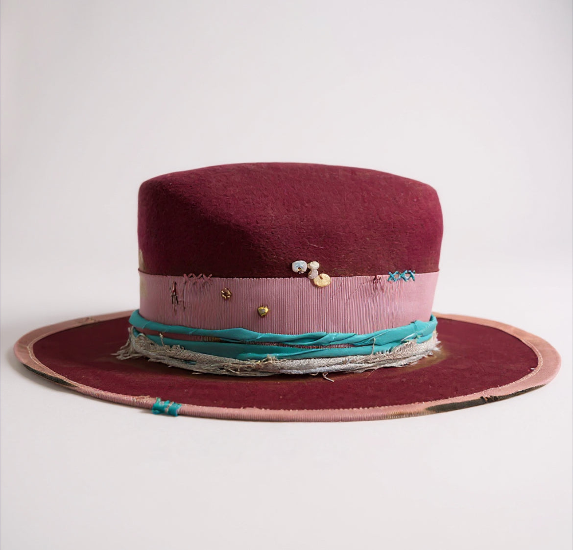 The La vie en rose – Classic Modern Hat