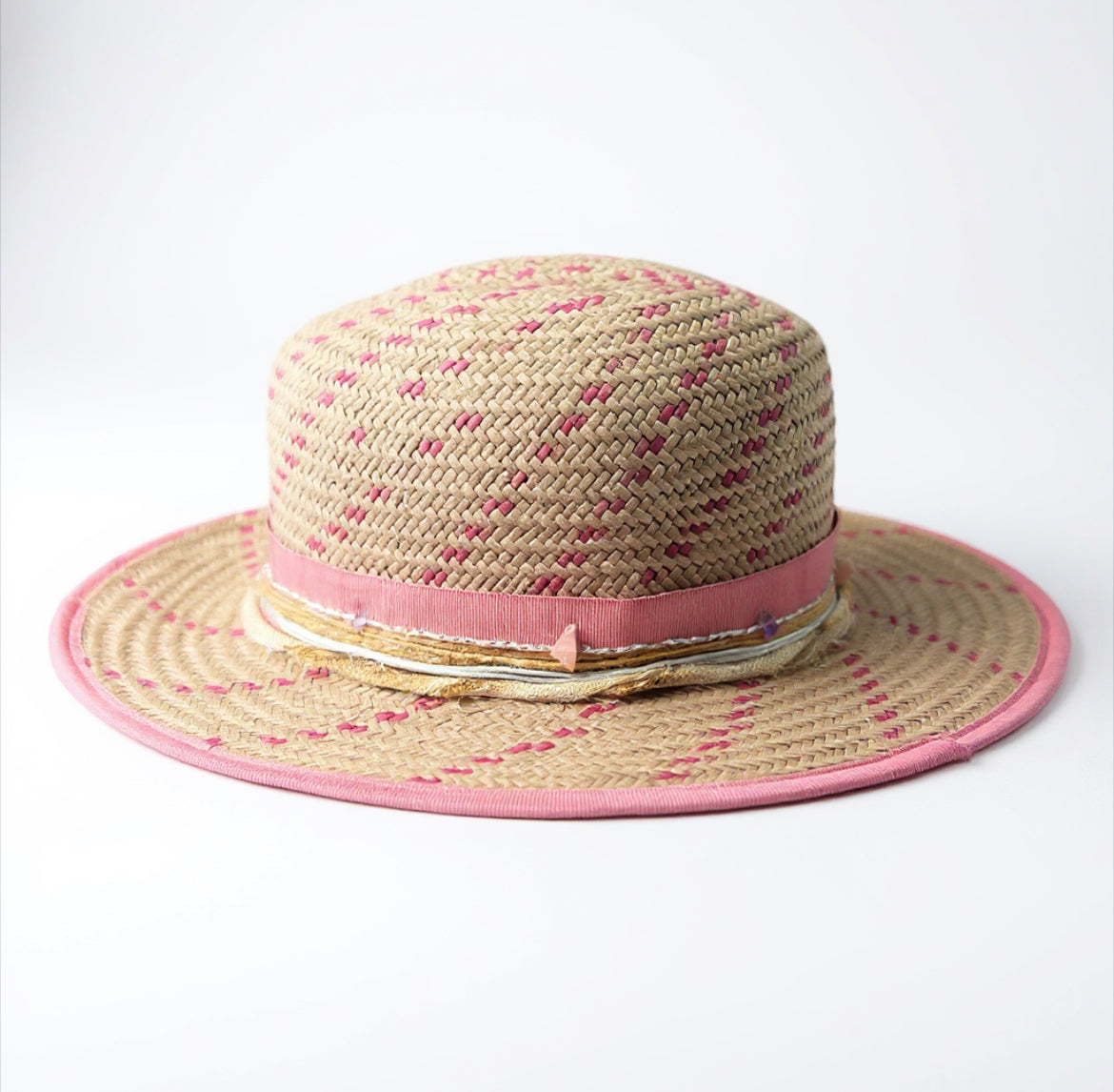 Serena – Lightweight Pink-Trimmed Straw Fedora Hat – handmade straw fedora hat by artisan Ruby Cantero, detail view 3 | Pokijomba Hats