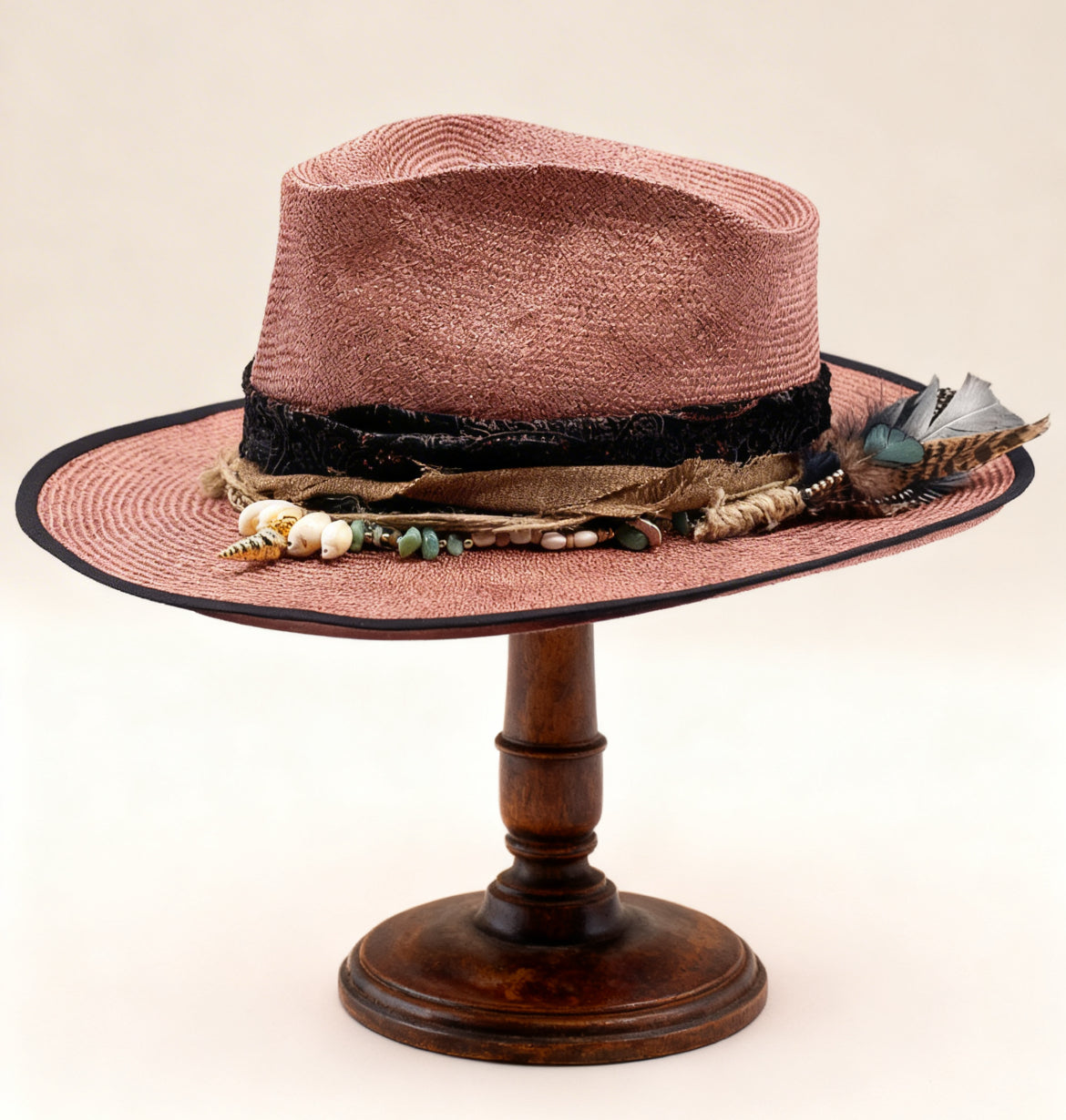 Kypros – Rose Gold Straw Fedora Hat
