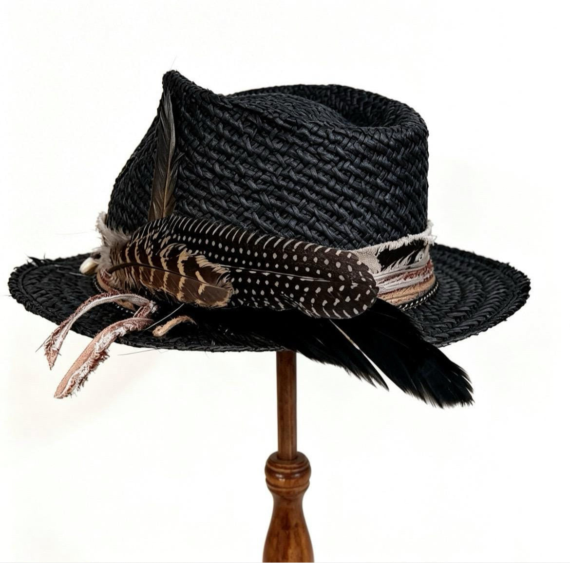 Straw Medium Brim Fedora Hat – Summer Hat – handmade straw fedora hat by artisan Ruby Cantero, detail view 5 | Pokijomba Hats