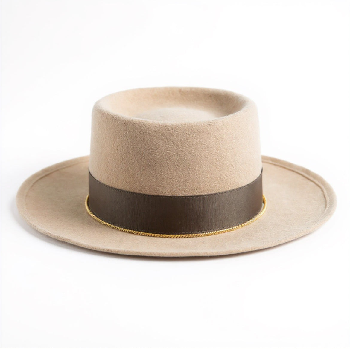 Triana – Round Crown Hat – Beige