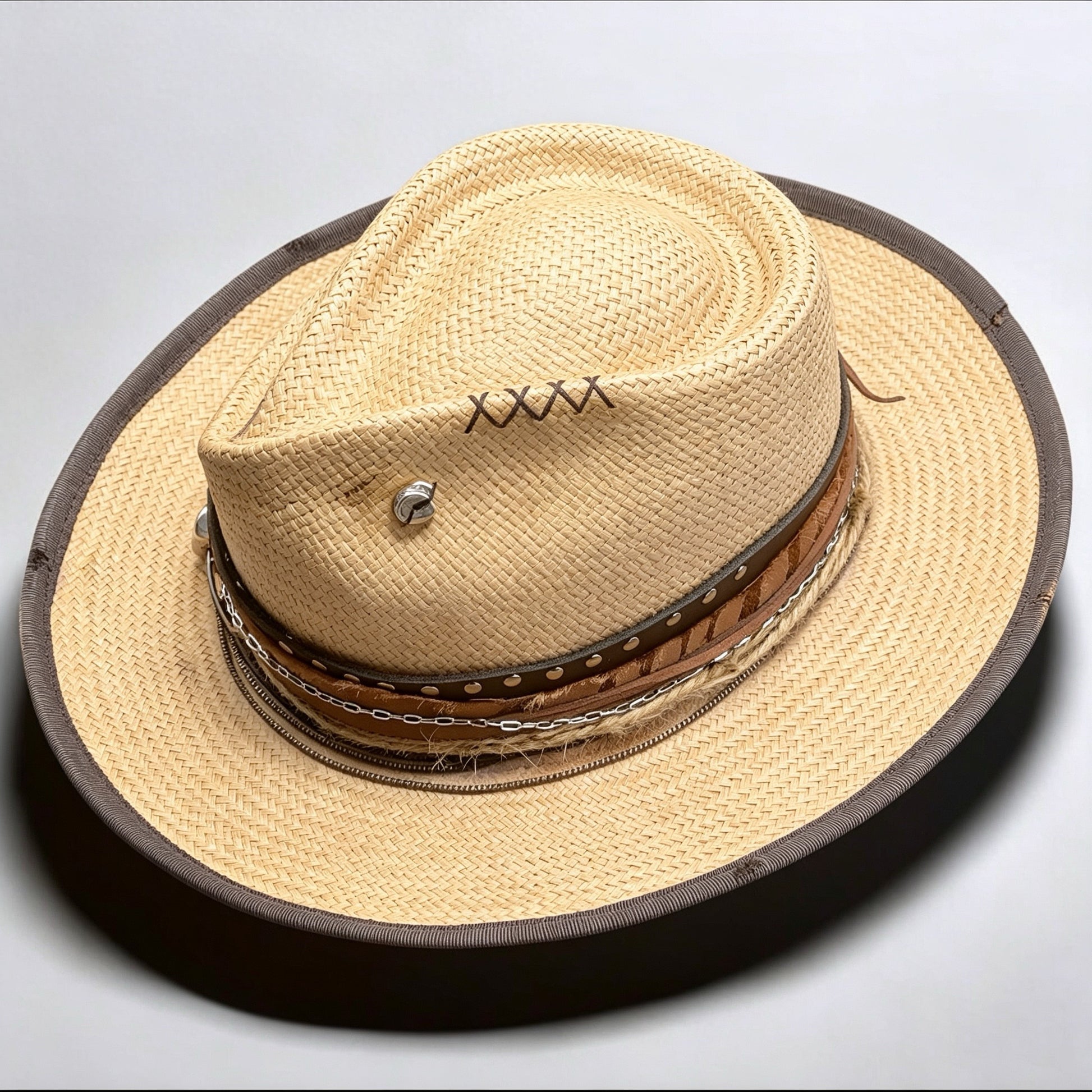 Straw Medium Brim Fedora Hat – Summer Hat – handmade straw fedora hat by artisan Ruby Cantero, detail view 3 | Pokijomba Hats