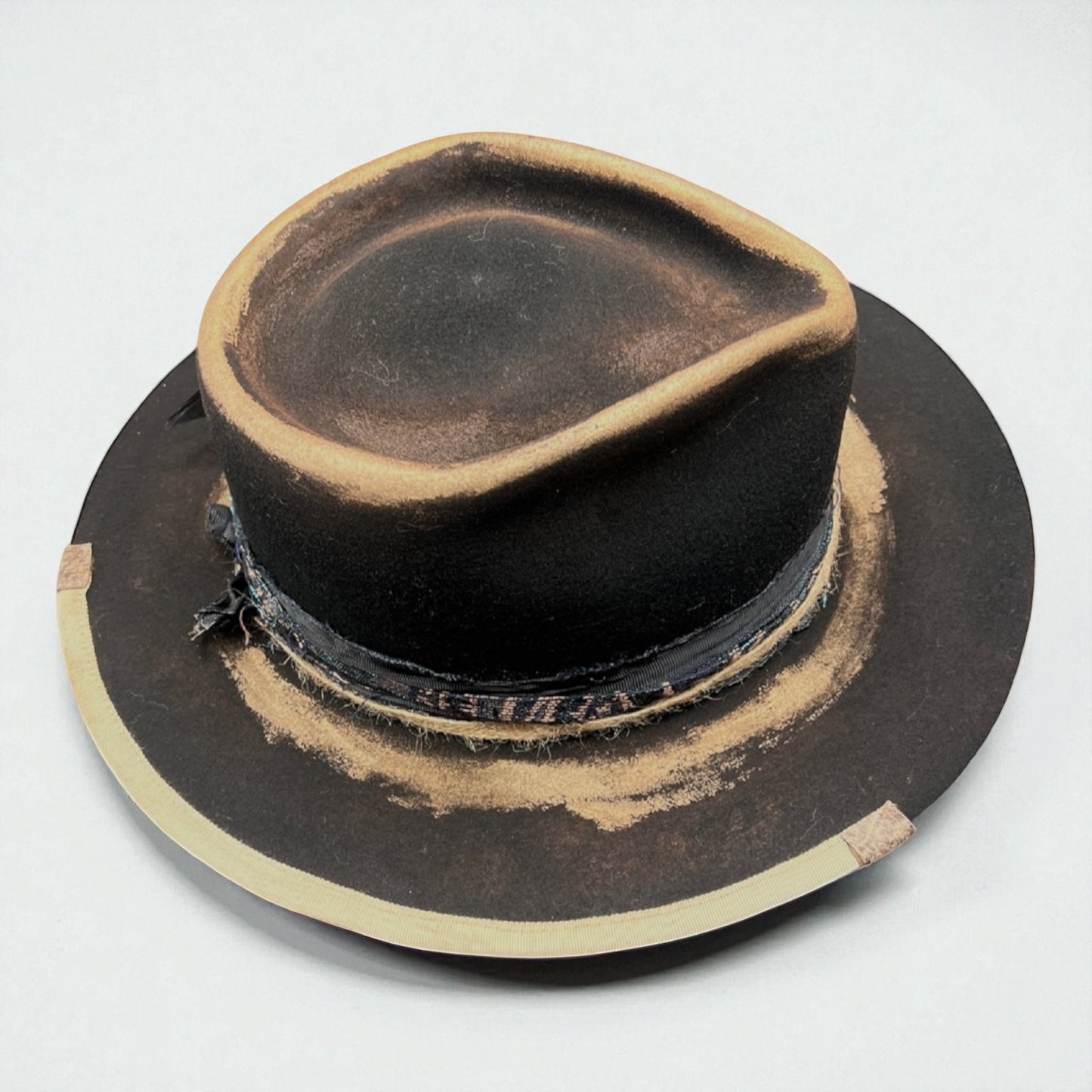 Lady Rebel | Black Wool Felt Fedora Hat – Gold Sparkle Effect