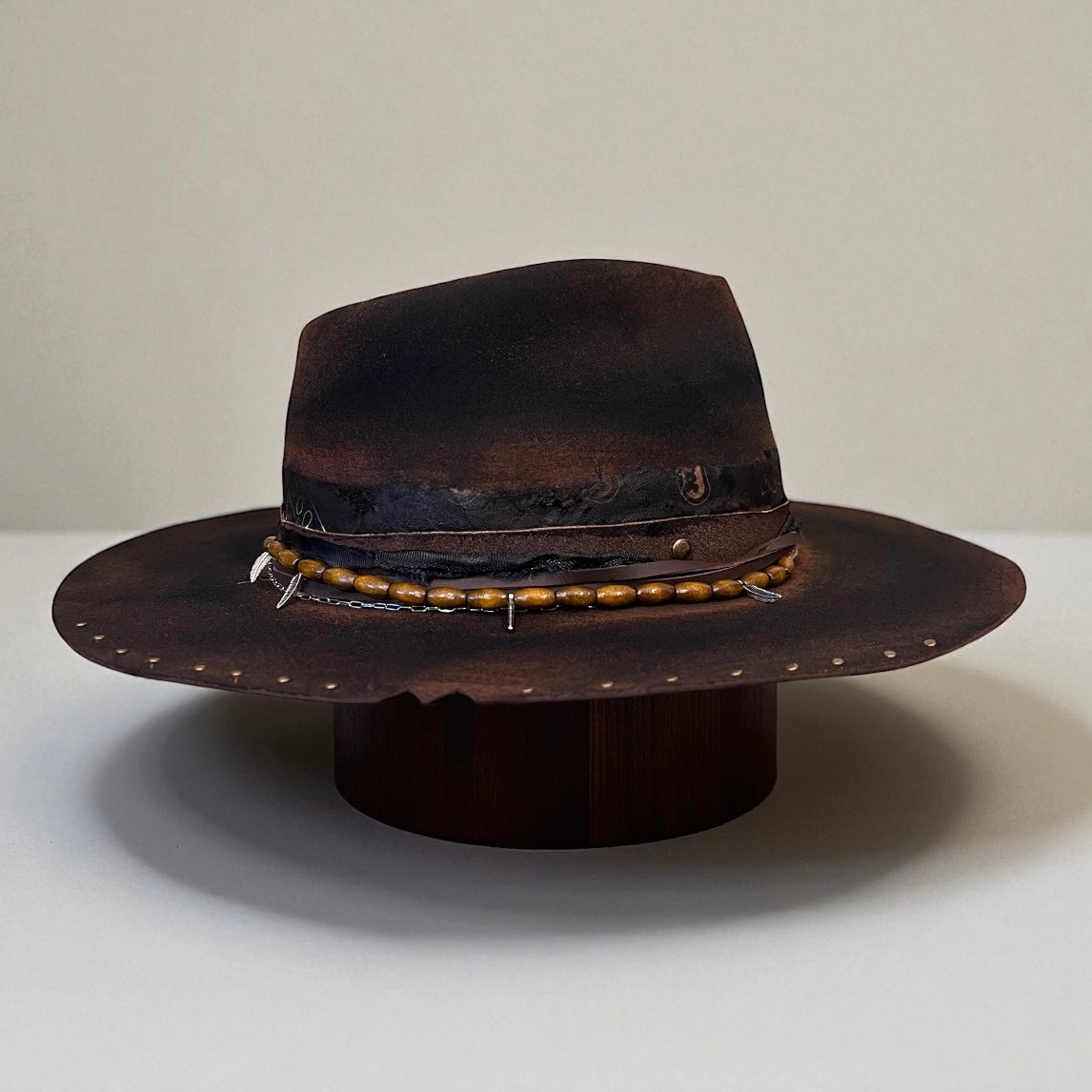 Jacky – Vintage Style Black Felt Hat