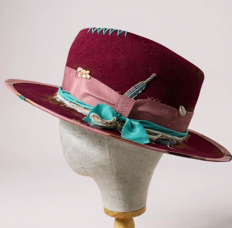 The La vie en rose – Classic Modern Hat
