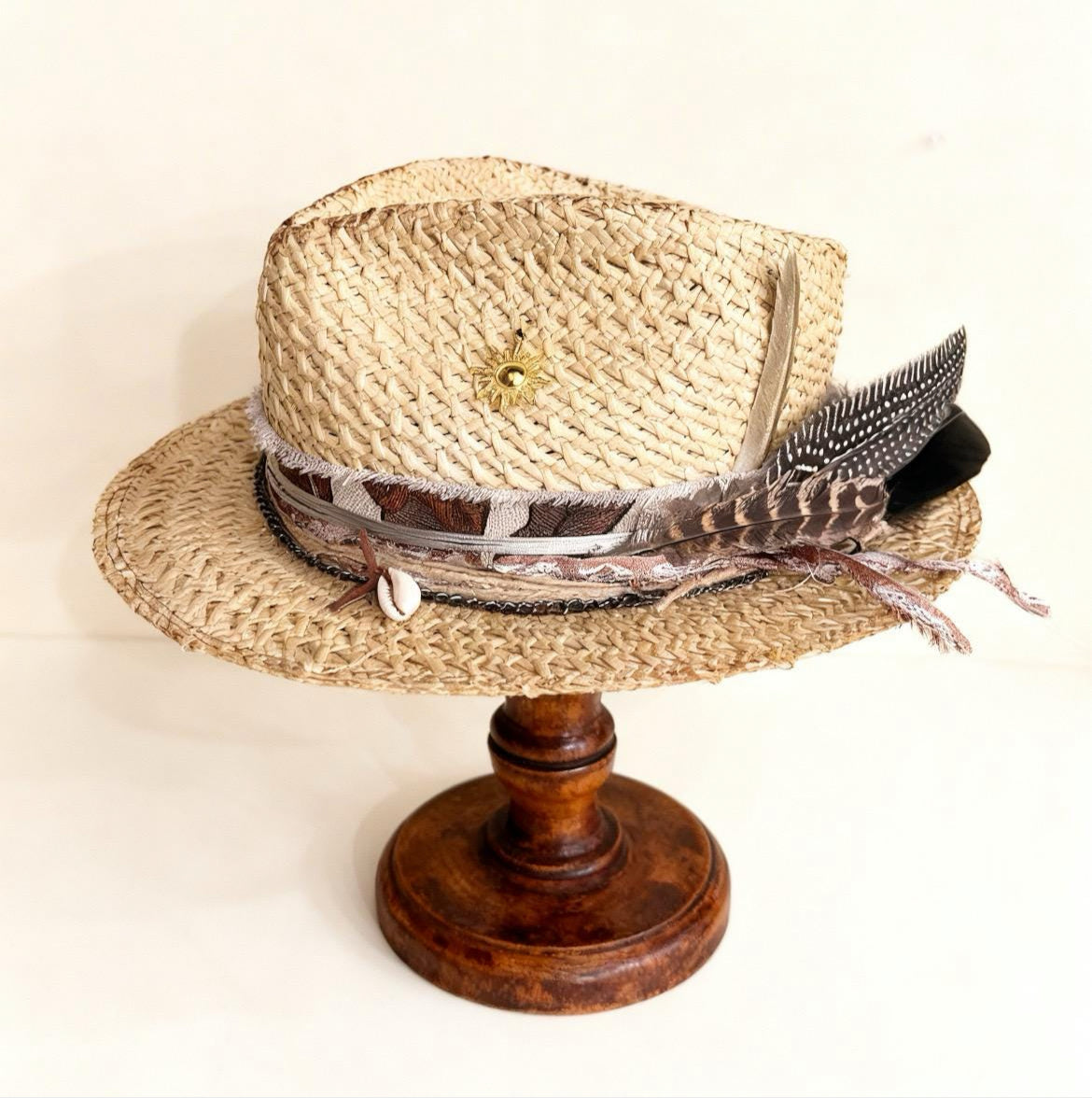 Straw Medium Brim Fedora Hat – Summer Hat – handmade straw fedora hat by artisan Ruby Cantero, detail view 3 | Pokijomba Hats