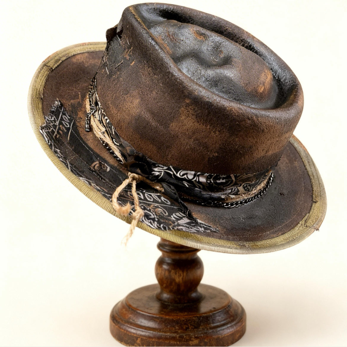 Rare Skull Hat – Edgy Leather Effect Fedora