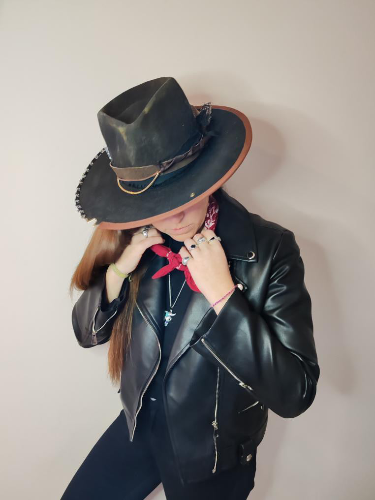 “Jomba”– The Classic Felt Hat