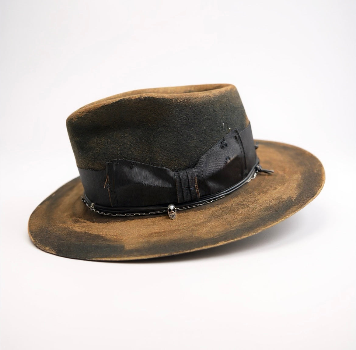 Marius All Black – Vintage Style with Distressed Effect