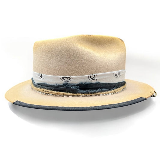 Dandy II – handmade handmade felt hat by artisan Ruby Cantero, detail view 4 | Pokijomba Hats