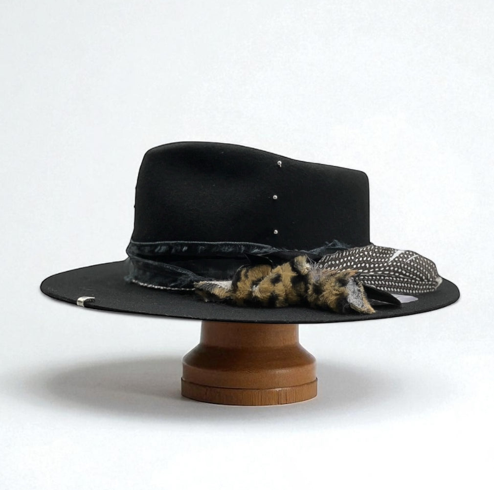 The Cocó – Wool Felt Fedora Hat | Alternative… – handmade wool felt fedora hat by artisan Ruby Cantero, detail view 2 | Pokijomba Hats