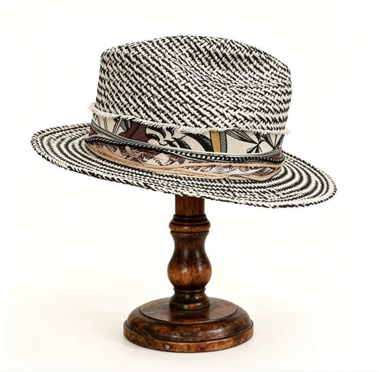 Straw Medium Brim Fedora Hat – Summer Hat – handmade straw fedora hat by artisan Ruby Cantero, detail view 2 | Pokijomba Hats