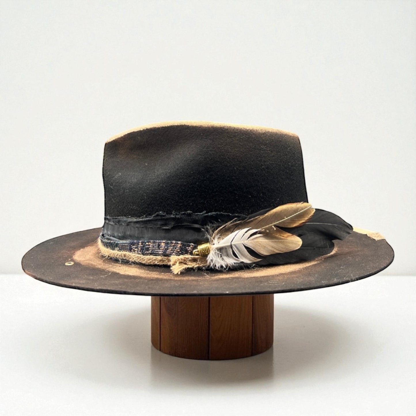 Lady Rebel | Black Wool Felt Fedora Hat – Gold Sparkle Effect