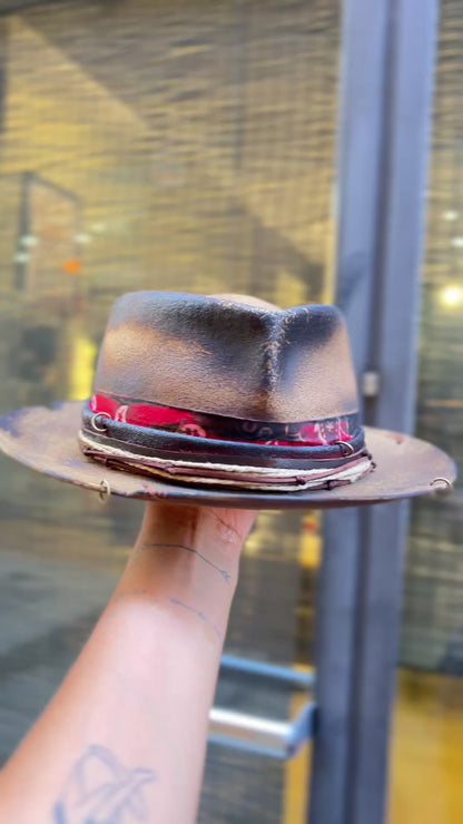 13 knots – Rare Vintage Felt Hat