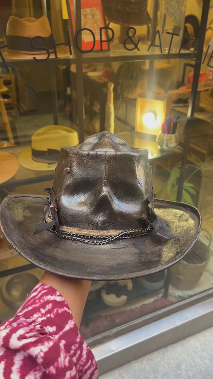 In Stock – Poison Hat – The Art of Rebellion – Vintage Leather Efect
